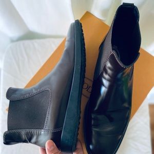 Tod’s Men’s Chelsea leather boots